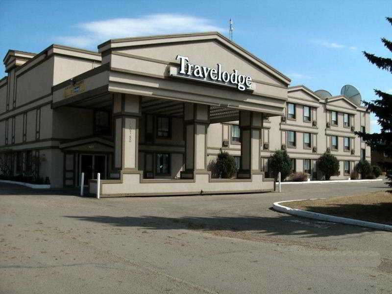 Ba Hotel Red Deer Exterior photo