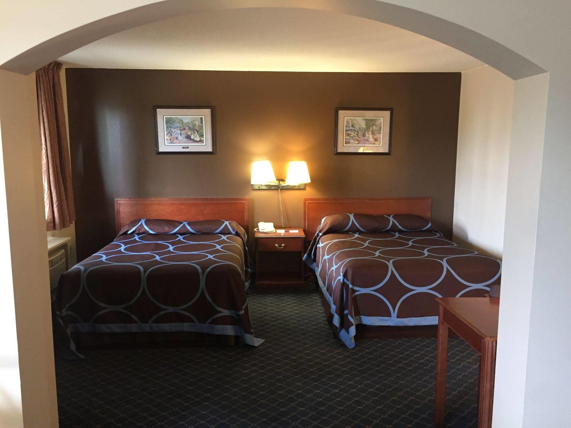 Ba Hotel Red Deer Exterior photo
