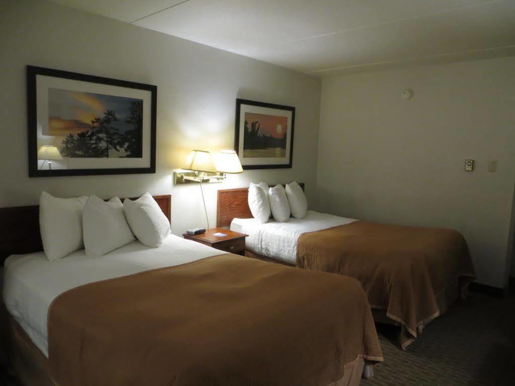 Ba Hotel Red Deer Exterior photo